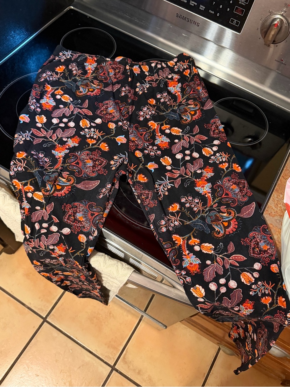 Leggings Depot Autumn Black Floral-Print Leggings